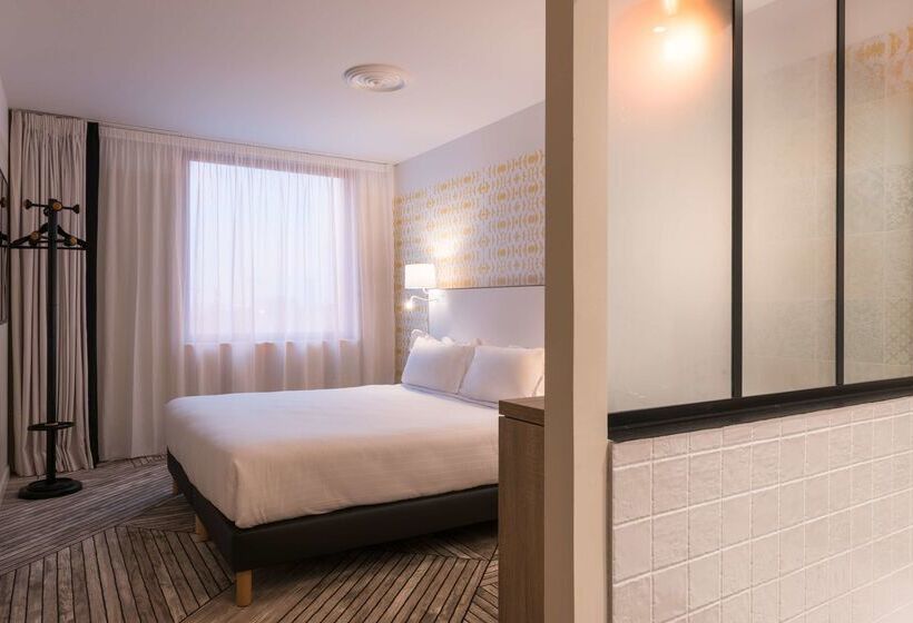 هتل The Originals Boutique, Hôtel Maison Montmartre Paris Les Puces