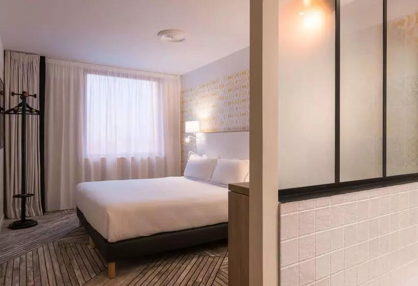 هتل The Originals Boutique, Hôtel Maison Montmartre Paris Les Puces