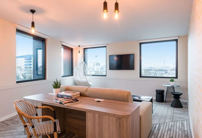 هتل The Originals Boutique, Hôtel Maison Montmartre Paris Les Puces