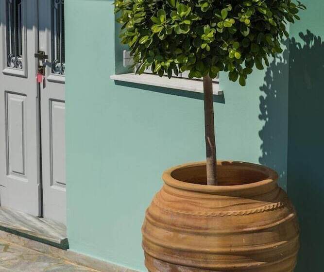 Niriides Hotel Apartments