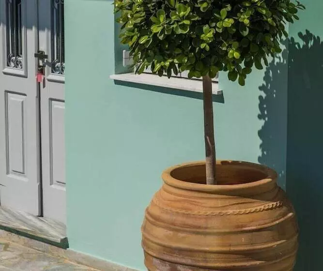 Niriides Hotel Apartments