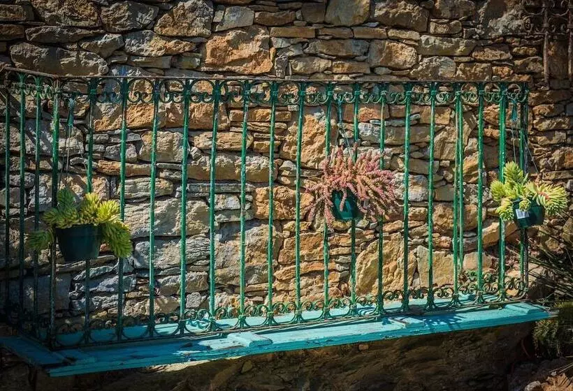 Niriides Hotel Apartments