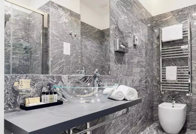 هتل Aiello Rooms San Babila