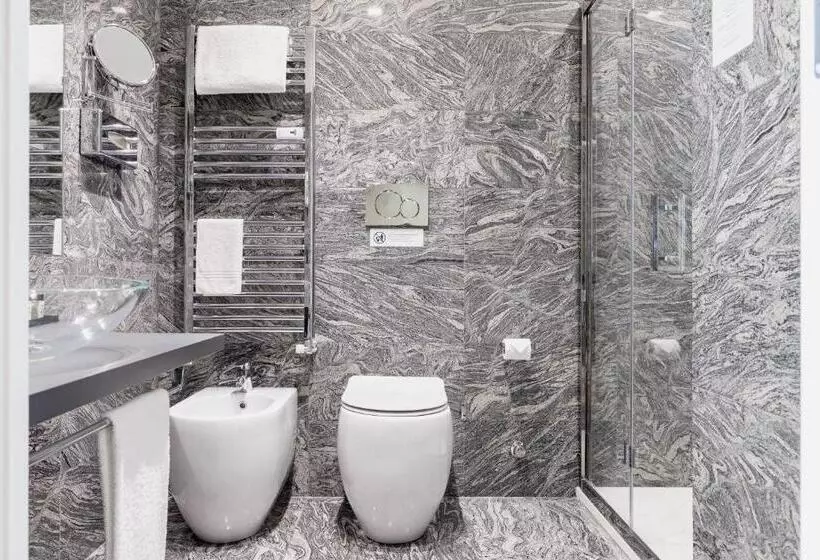 هتل Aiello Rooms San Babila