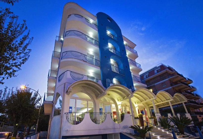 ホテル Ambassador