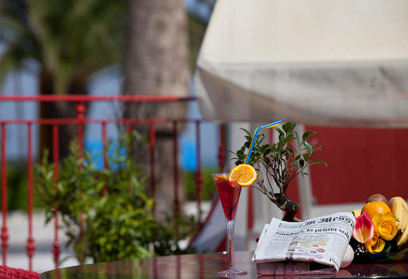 ホテル Ambassador