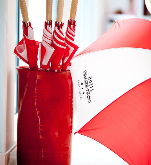 ホテル Ambassador