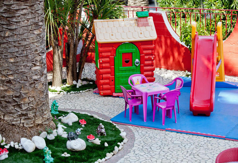 ホテル Ambassador