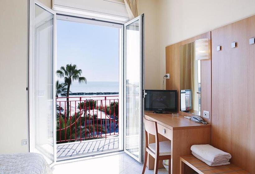 ホテル Ambassador