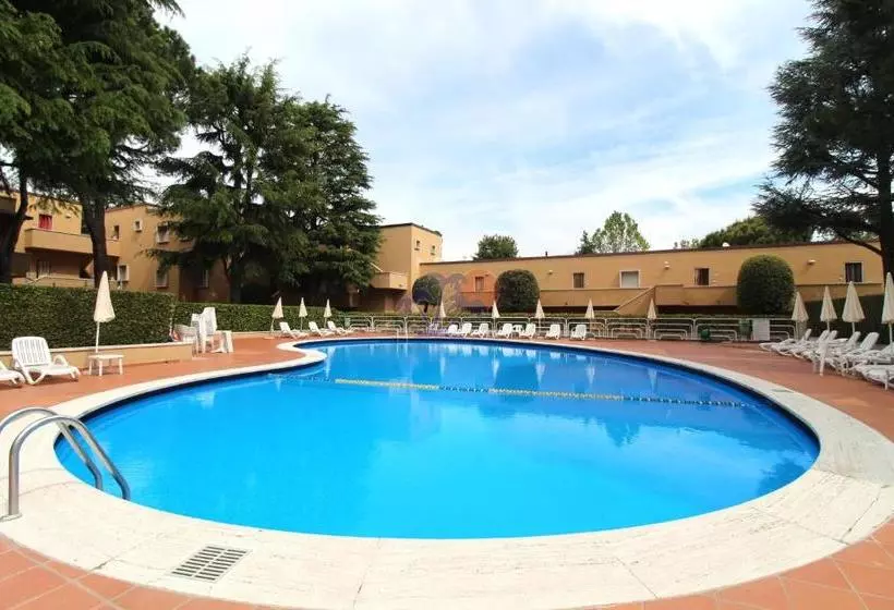 هتل Appartamenti Massimiliano