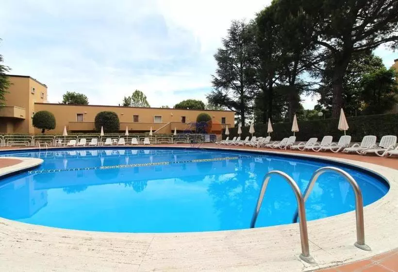 هتل Appartamenti Massimiliano