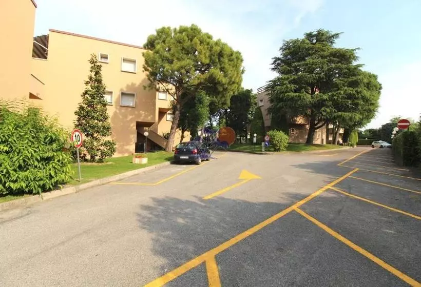 هتل Appartamenti Massimiliano