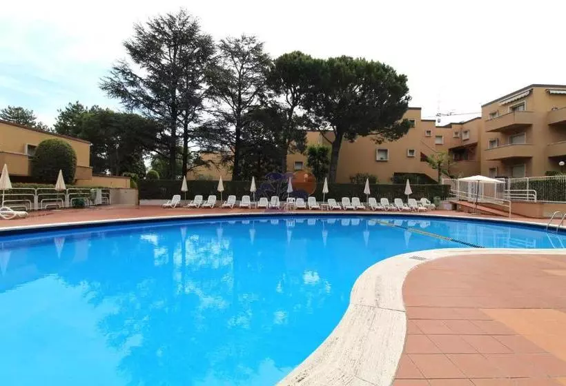 هتل Appartamenti Massimiliano