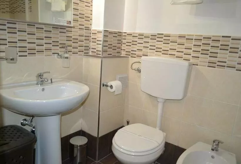 هتل B&b Dolce Luna