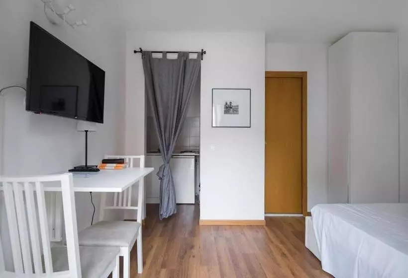 هتل Cadona Center Studio