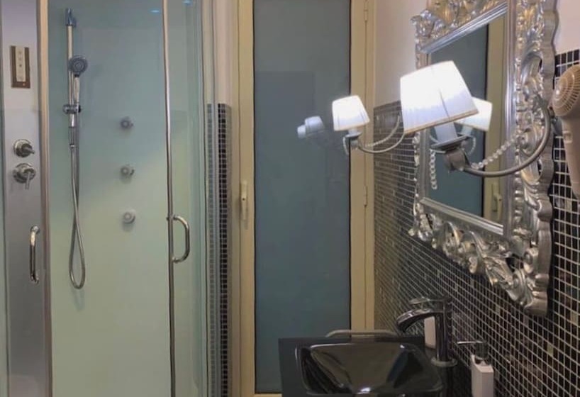 هتل Duca Di Uzeda Bed And Breakfast