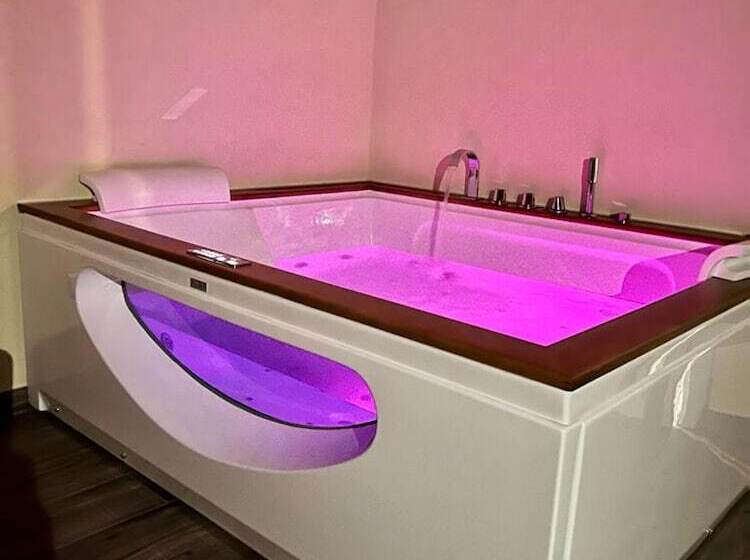 هتل Duca Di Uzeda Bed And Breakfast