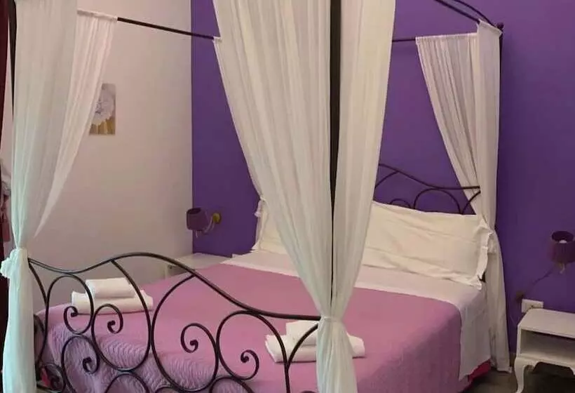 هتل Duca Di Uzeda Bed And Breakfast