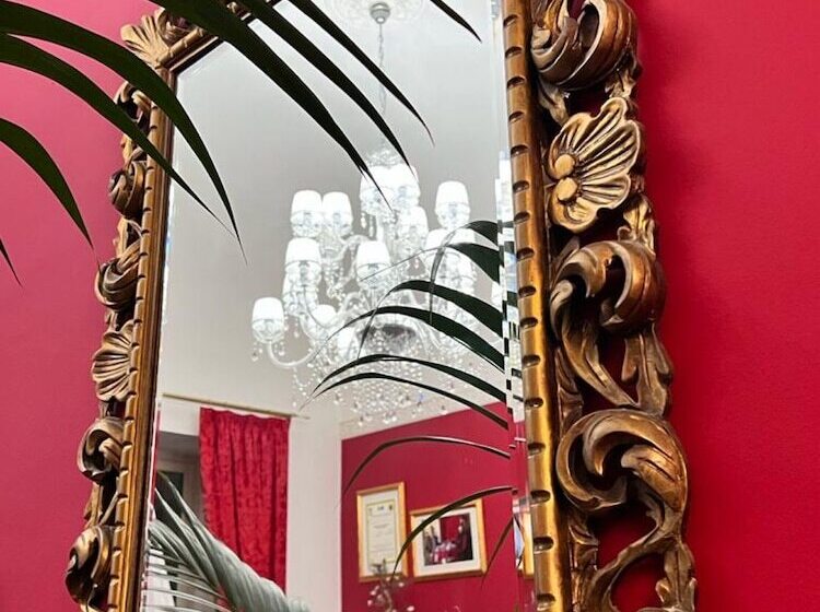 هتل Duca Di Uzeda Bed And Breakfast