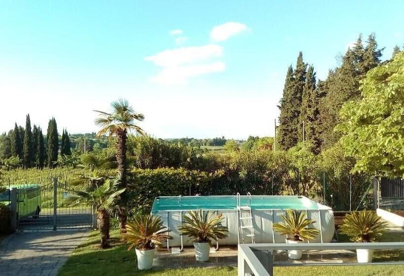 בית מלון כפרי Relais Villa Lezard