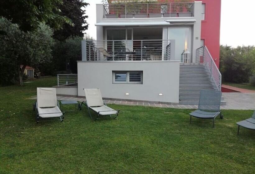 בית מלון כפרי Relais Villa Lezard