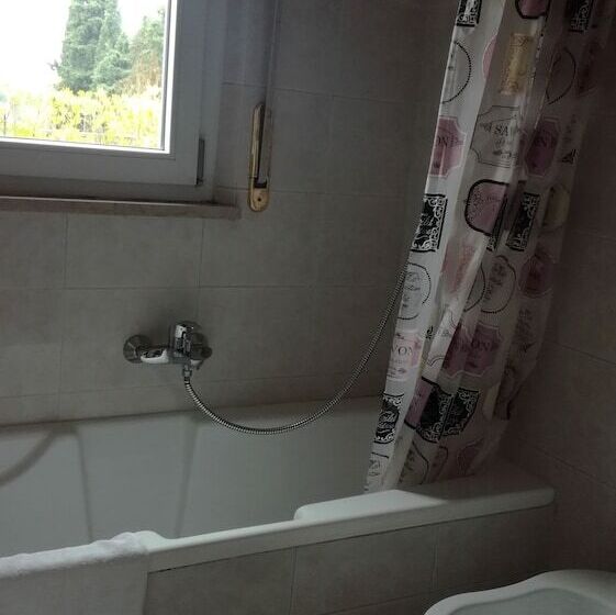 בית מלון כפרי Relais Villa Lezard