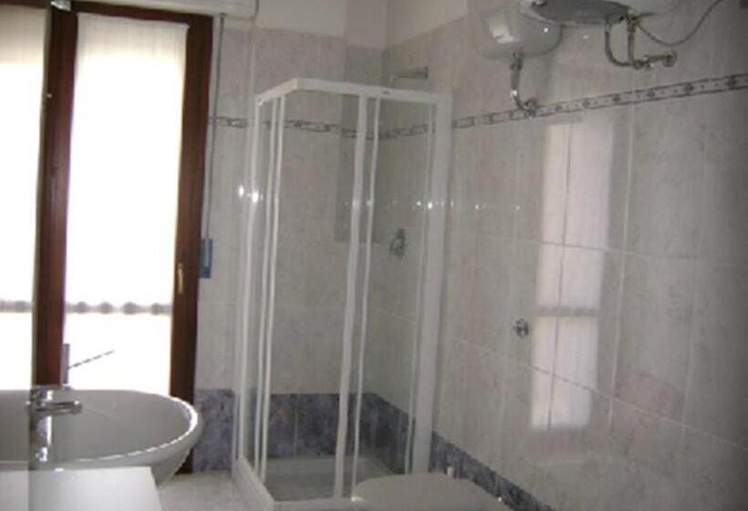 בית מלון כפרי Residence Montegrappa