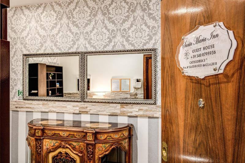 פנסיון Santamaria Inn