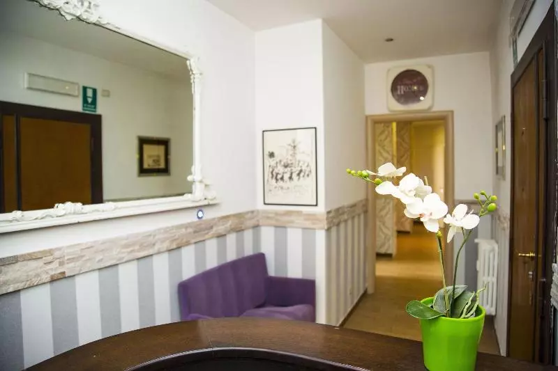 پانسیون Santamaria Inn