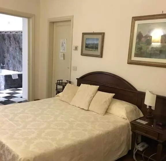 هتل Soggiorno Antica Torre