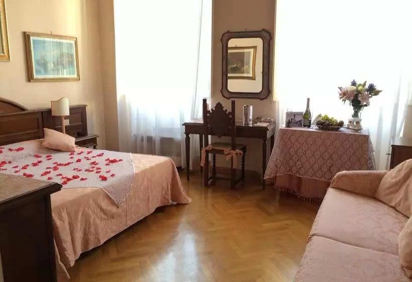 هتل Soggiorno Antica Torre