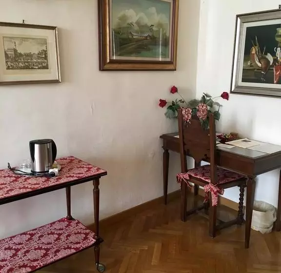 هتل Soggiorno Antica Torre