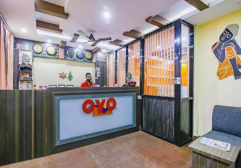 هتل Aakash International