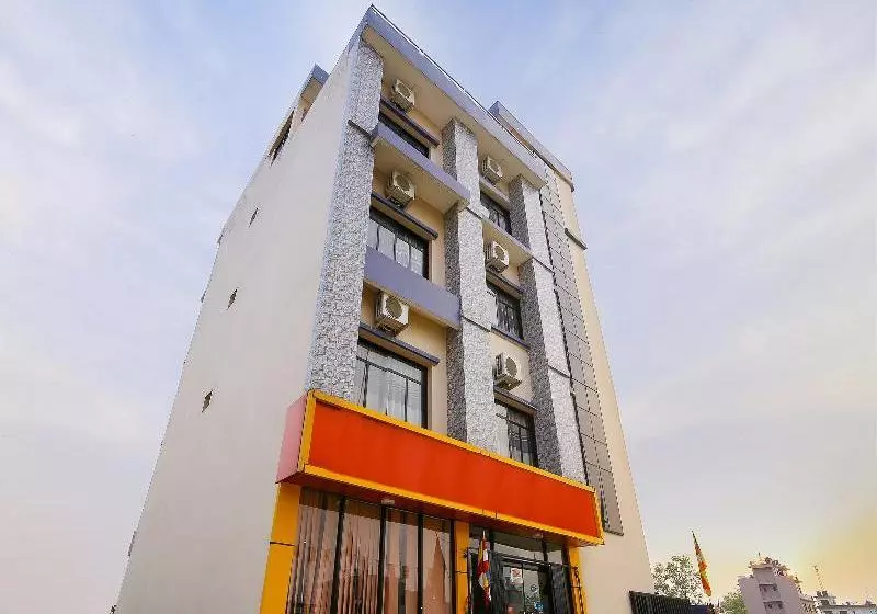 هتل Aakash International