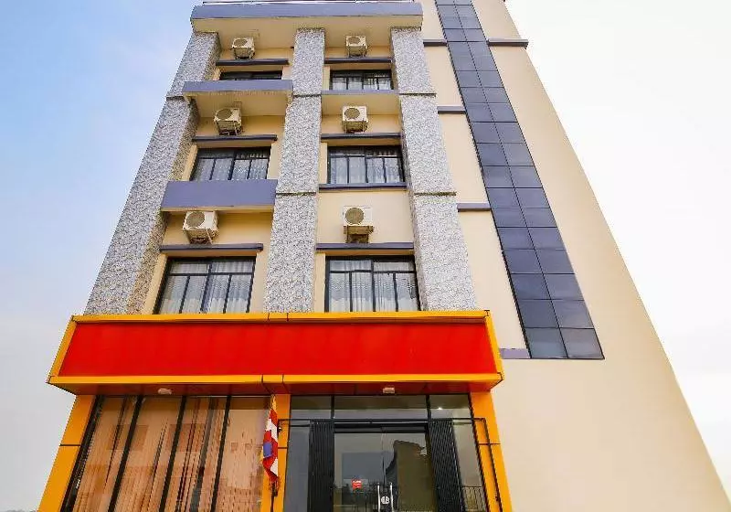 هتل Aakash International