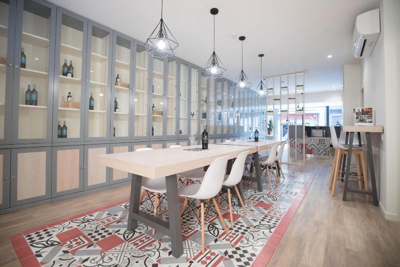 هتل Almada Wine House