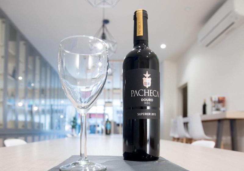 هتل Almada Wine House