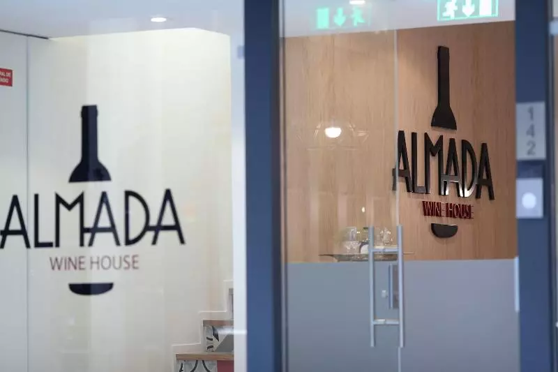 هتل Almada Wine House