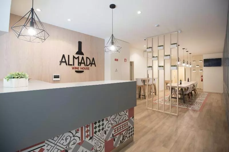 هتل Almada Wine House