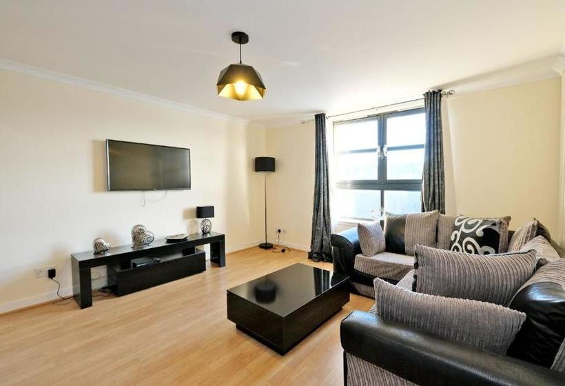 Отель Am Pm Riverside