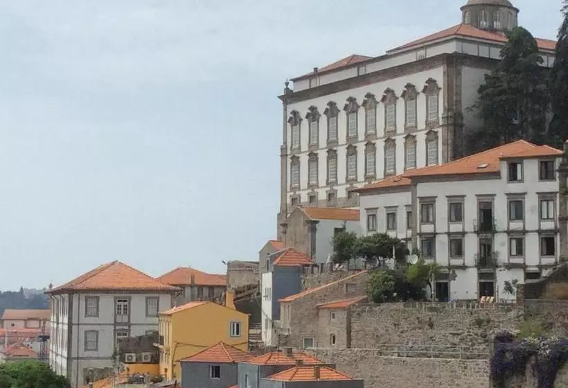 هتل Arco Apartments