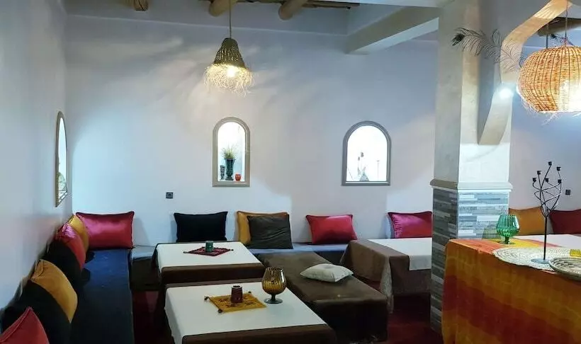 Hotelli Auberge Miguirne Chez Ali