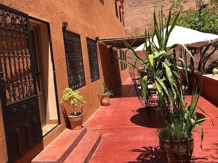 Hotelli Auberge Miguirne Chez Ali