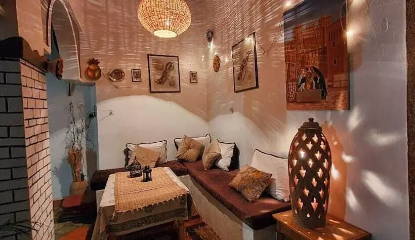 Hotelli Auberge Miguirne Chez Ali