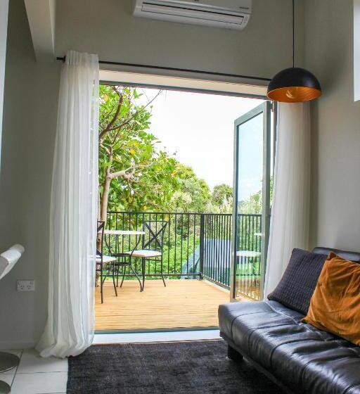 호텔 Le Chalet Waiheke Apartments