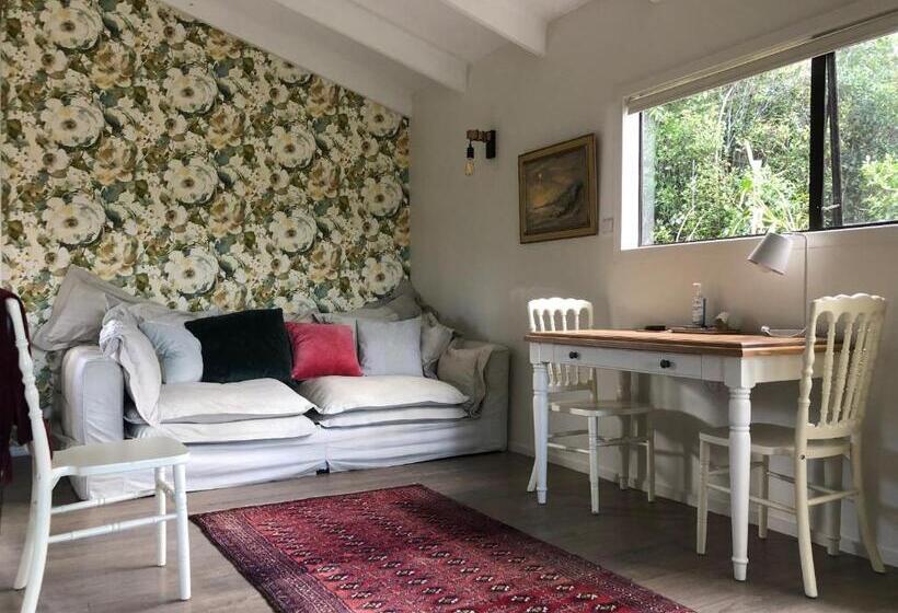 호텔 Le Chalet Waiheke Apartments