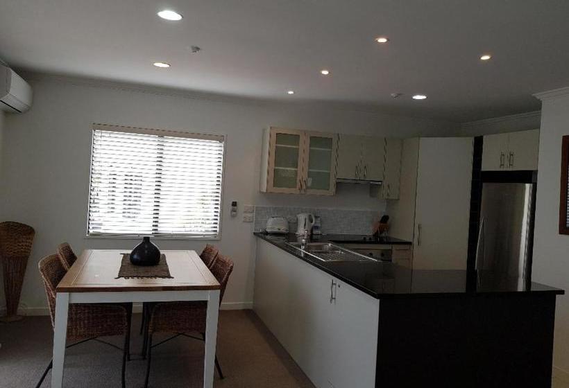 בית מלון כפרי Ocean Breeze Resort Pauanui