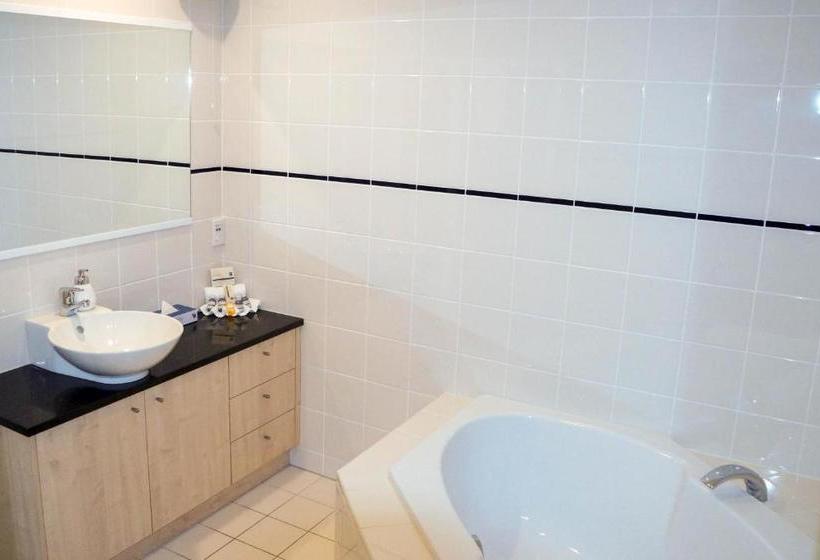 בית מלון כפרי Ocean Breeze Resort Pauanui