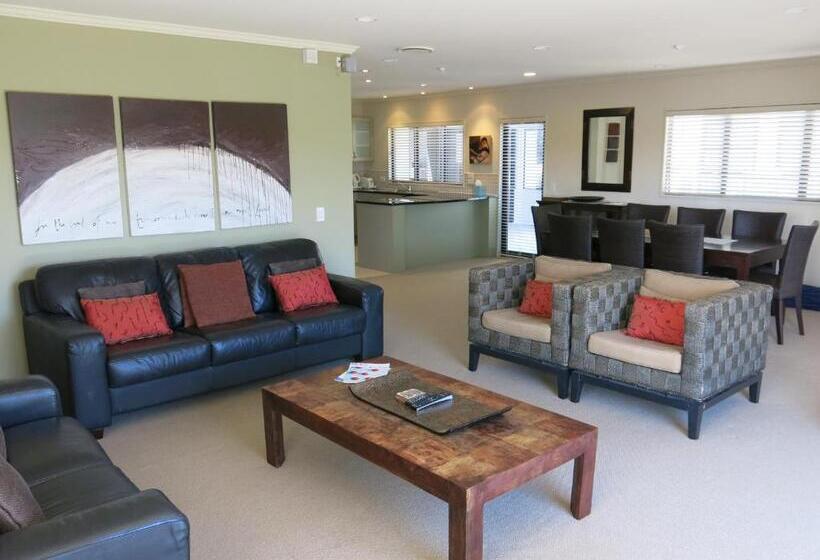 בית מלון כפרי Ocean Breeze Resort Pauanui