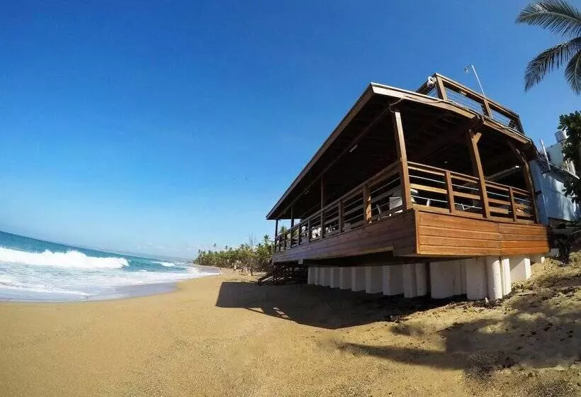 هتل Tamboo Beside The Pointe